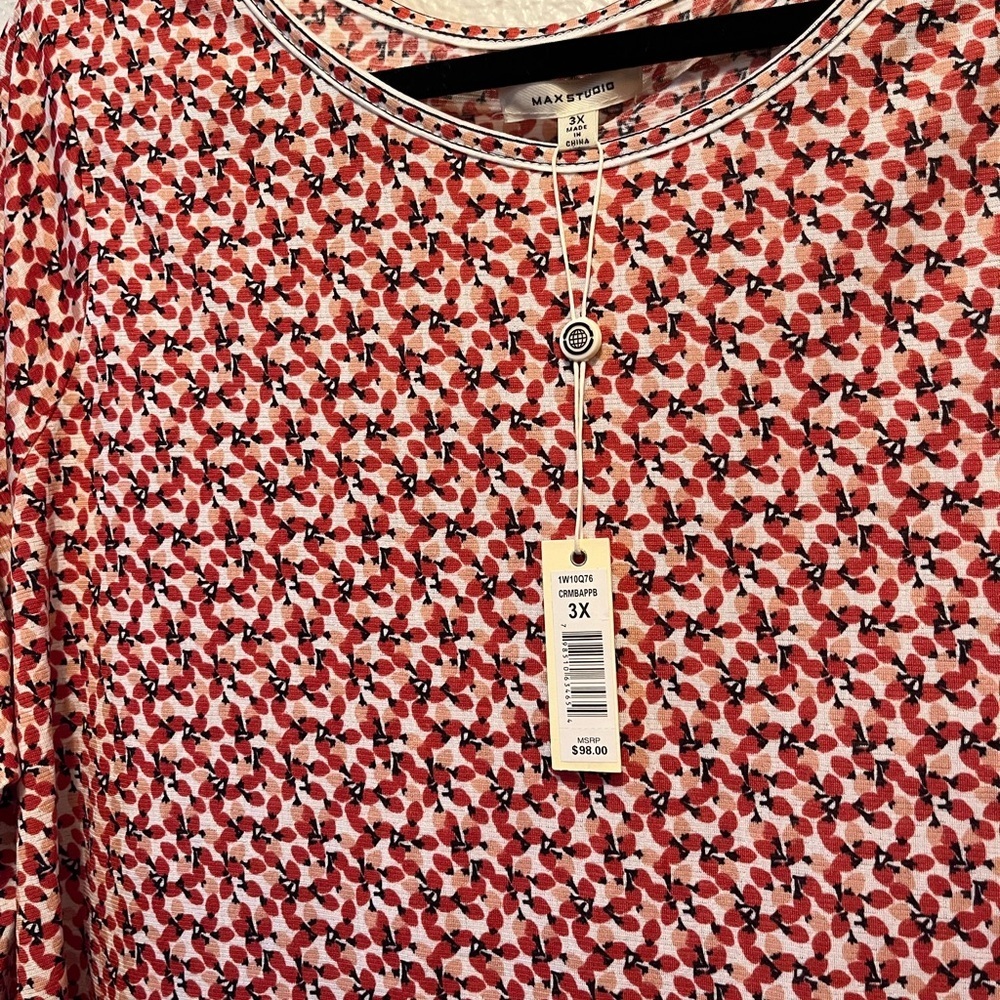 New top plus size - Picture 3 of 3